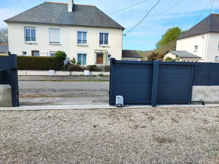 Portail ouvert après pose moteur électrique